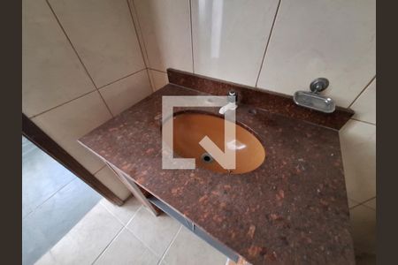 Casa à venda com 112m², 3 quartos e 4 vagasBanheiro 1