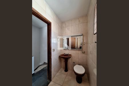 Casa à venda com 112m², 3 quartos e 4 vagasBanheiro 2