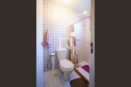 Apartamento à venda com 140m², 2 quartos e 2 vagas Apartamento à venda com 140m², 2 quartos e 2 vagasBanheiro da Suíte