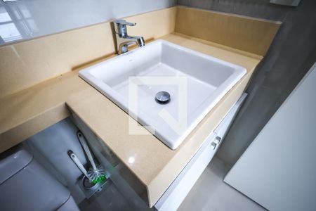 Apartamento para alugar com 74m², 2 quartos e 2 vagas Apartamento para alugar com 74m², 2 quartos e 2 vagasBanheiro