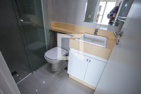 Apartamento para alugar com 74m², 2 quartos e 2 vagas Apartamento para alugar com 74m², 2 quartos e 2 vagasBanheiro