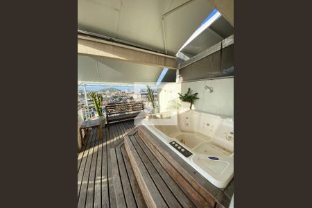 Apartamento à venda com 157m², 3 quartos e 2 vagas Apartamento à venda com 157m², 3 quartos e 2 vagasCobertura