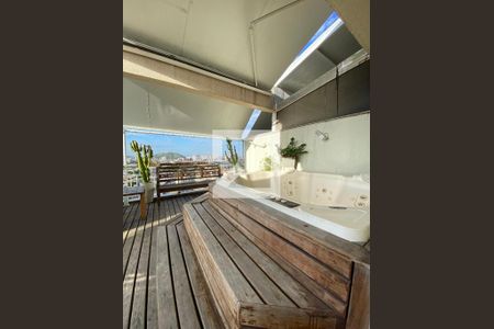 Apartamento à venda com 157m², 3 quartos e 2 vagas Apartamento à venda com 157m², 3 quartos e 2 vagasCobertura