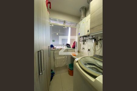 Apartamento à venda com 157m², 3 quartos e 2 vagas Apartamento à venda com 157m², 3 quartos e 2 vagasÁrea de Serviço