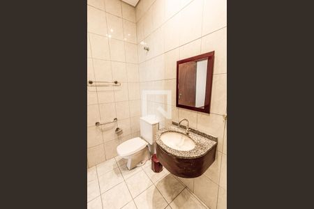 Casa para alugar com 137m², 3 quartos e 3 vagasBanheiro 1