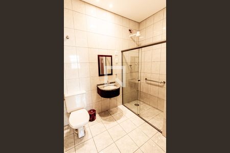 Casa para alugar com 137m², 3 quartos e 3 vagasBanheiro 1