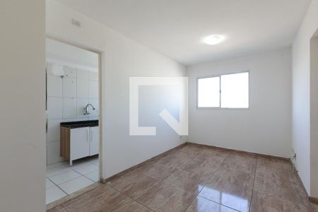 Sala de apartamento para alugar com 3 quartos, 52m² em Vila Taquari, São Paulo