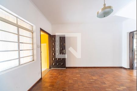 Casa para alugar com 152m², 3 quartos e 3 vagasSala