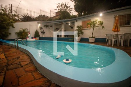 Casa à venda com 178m², 4 quartos e 2 vagasPátio