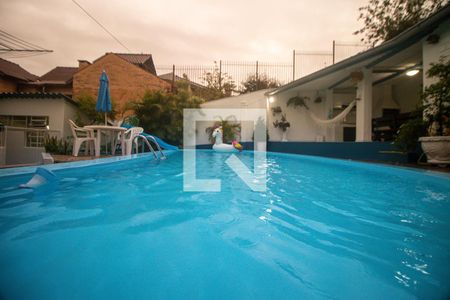 Casa à venda com 178m², 4 quartos e 2 vagasPátio