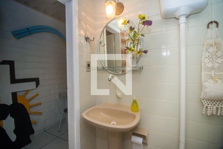 Casa à venda com 178m², 4 quartos e 2 vagasBanheiro Auxiliar