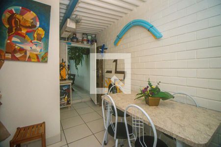 Casa à venda com 178m², 4 quartos e 2 vagasDepósito