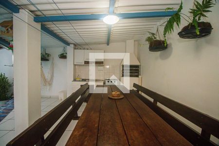 Casa à venda com 178m², 4 quartos e 2 vagasÁrea de lazer