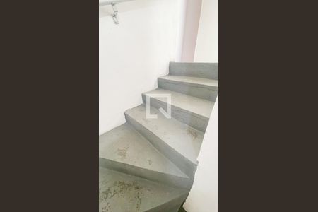 Casa à venda com 246m², 3 quartos e 4 vagasEscada