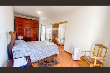 Casa à venda com 246m², 3 quartos e 4 vagasSuite