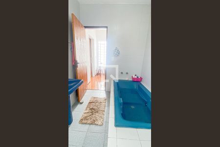 Casa à venda com 246m², 3 quartos e 4 vagasBanheiro da Suíte