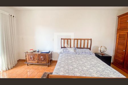 Casa à venda com 246m², 3 quartos e 4 vagasSuite