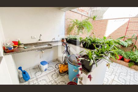 Casa à venda com 246m², 3 quartos e 4 vagasQuintal