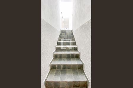 Casa à venda com 246m², 3 quartos e 4 vagasEscada