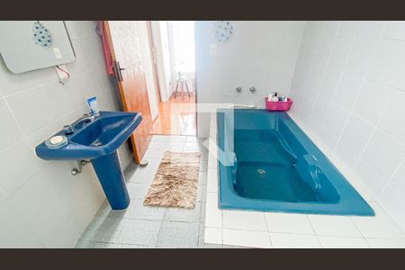 Casa à venda com 246m², 3 quartos e 4 vagasBanheiro da Suíte