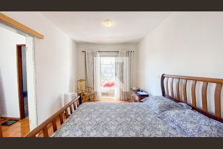 Casa à venda com 246m², 3 quartos e 4 vagasSuite