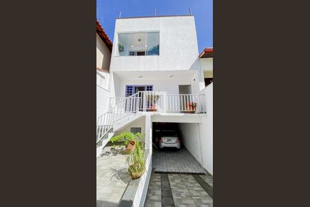 Casa à venda com 246m², 3 quartos e 4 vagasGaragem - Quintal