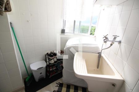 Apartamento à venda com 65m², 3 quartos e 1 vagaÁrea de Serviço