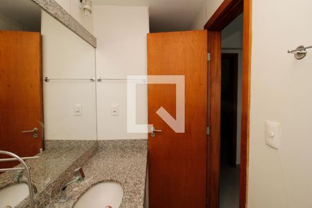 Banheiro de apartamento à venda com 1 quarto, 94m² em Funcionários, Belo Horizonte