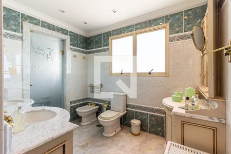 Apartamento para alugar com 317m², 4 quartos e 5 vagasSuíte 4 - Banheiro