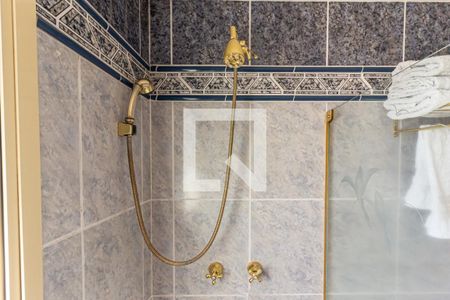 Apartamento para alugar com 317m², 4 quartos e 5 vagasSuíte 1 - Banheiro - Chuveiro