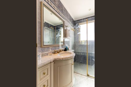 Apartamento para alugar com 317m², 4 quartos e 5 vagasSuíte 1 - Banheiro