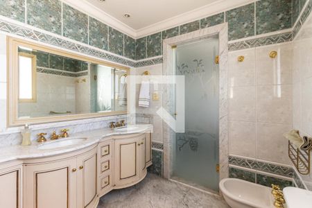 Apartamento para alugar com 317m², 4 quartos e 5 vagasSuíte 4 - Banheiro