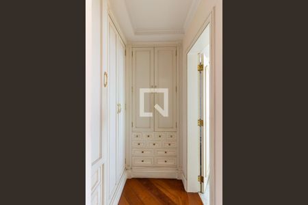 Apartamento para alugar com 317m², 4 quartos e 5 vagasSuíte 3 - Quarto - Armários