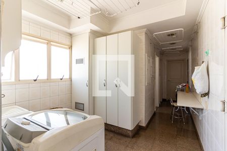 Apartamento para alugar com 317m², 4 quartos e 5 vagasÁrea de Serviço