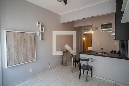 Sala e cozinha americana  de apartamento para alugar com 1 quarto, 36m² em Centro, Rio de Janeiro