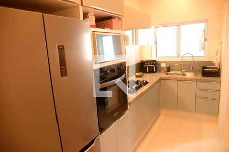Cozinha de apartamento para alugar com 2 quartos, 65m² em Canto do Forte, Praia Grande