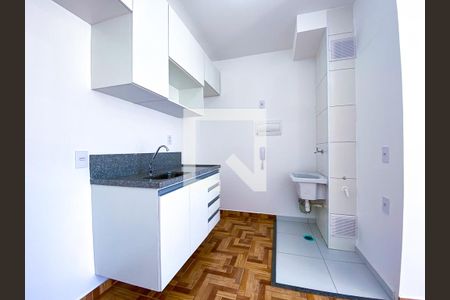 Cozinha de apartamento para alugar com 1 quarto, 31m² em Vila Sônia, São Paulo