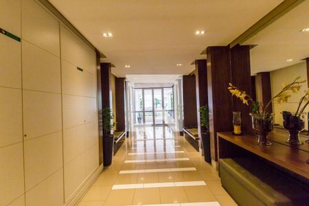Apartamento à venda com 103m², 2 quartos e 2 vagasHall social