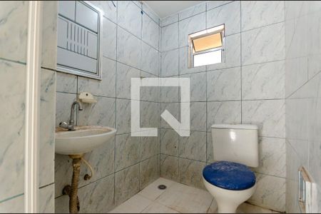 Banheiro de casa para alugar com 1 quarto, 50m² em Jardim Maracanã, São Paulo