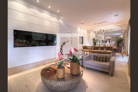 Casa à venda com 5 quartos, 584m² em Vila Madalena, São Paulo