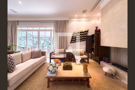 Casa à venda com 5 quartos, 584m² em Vila Madalena, São Paulo