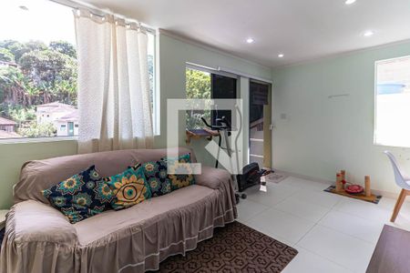 Sala de casa à venda com 3 quartos, 150m² em Vila Progresso, Niterói
