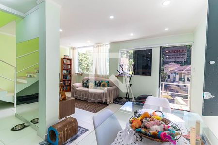 Sala de casa à venda com 3 quartos, 150m² em Vila Progresso, Niterói