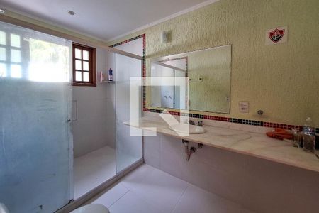 Banheiro da Suíte 1 de casa à venda com 3 quartos, 300m² em Vila Progresso, Niterói