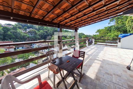 Casa à venda com 300m², 3 quartos e 4 vagas Casa à venda com 300m², 3 quartos e 4 vagasVaranda da Suíte 3