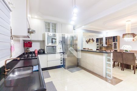 Casa à venda com 280m², 4 quartos e 6 vagasCozinha