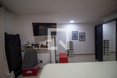 Suíte de casa de condomínio para alugar com 4 quartos, 210m² em Vargem Grande, Rio de Janeiro