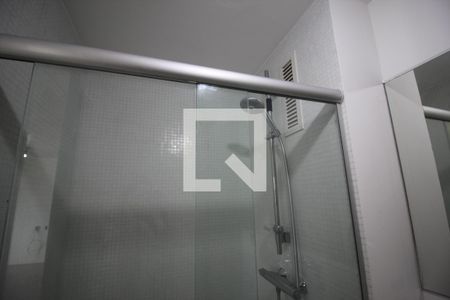 Banheiro de apartamento à venda com 1 quarto, 70m² em Usina Piratininga, São Paulo