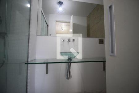 Banheiro de apartamento para alugar com 1 quarto, 70m² em Usina Piratininga, São Paulo