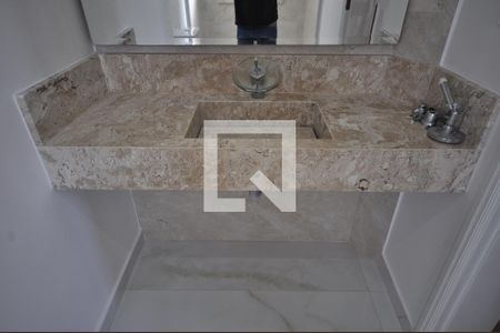 Apartamento para alugar com 150m², 3 quartos e 3 vagasBanheiro do Quarto Suíte 1